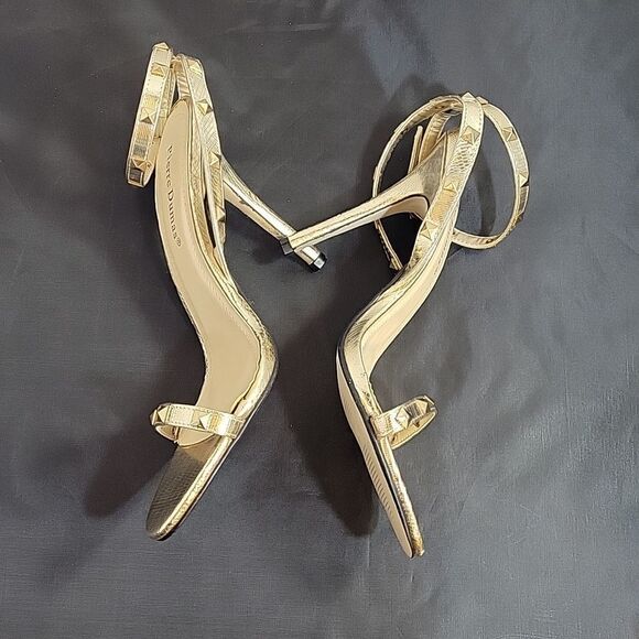 BRAND NEW PIERRE DUMAS GOLD STUDDED ANKLE AND ADJUSTABLE BUCKLE STRAP SANDAL - Picture 5 of 13